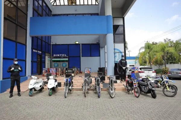 Policía incauta 50 máquinas tragamonedas y 12 motocicletas en operativos contra ilícitos