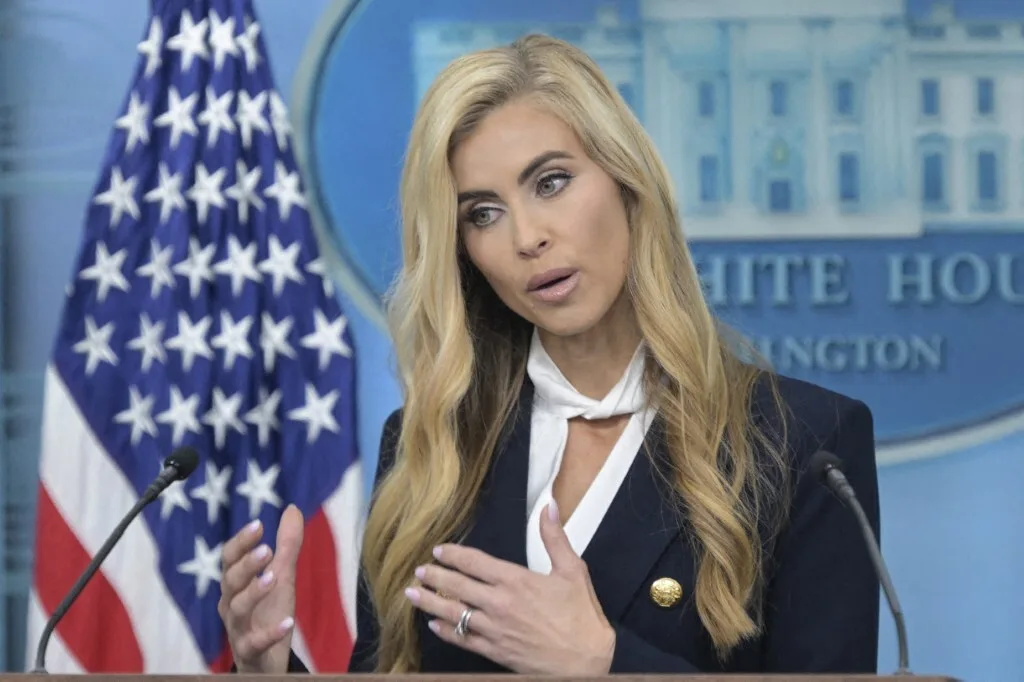 Katie Zacharia asume como nueva portavoz de la Casa Blanca tras nombramiento de Trump