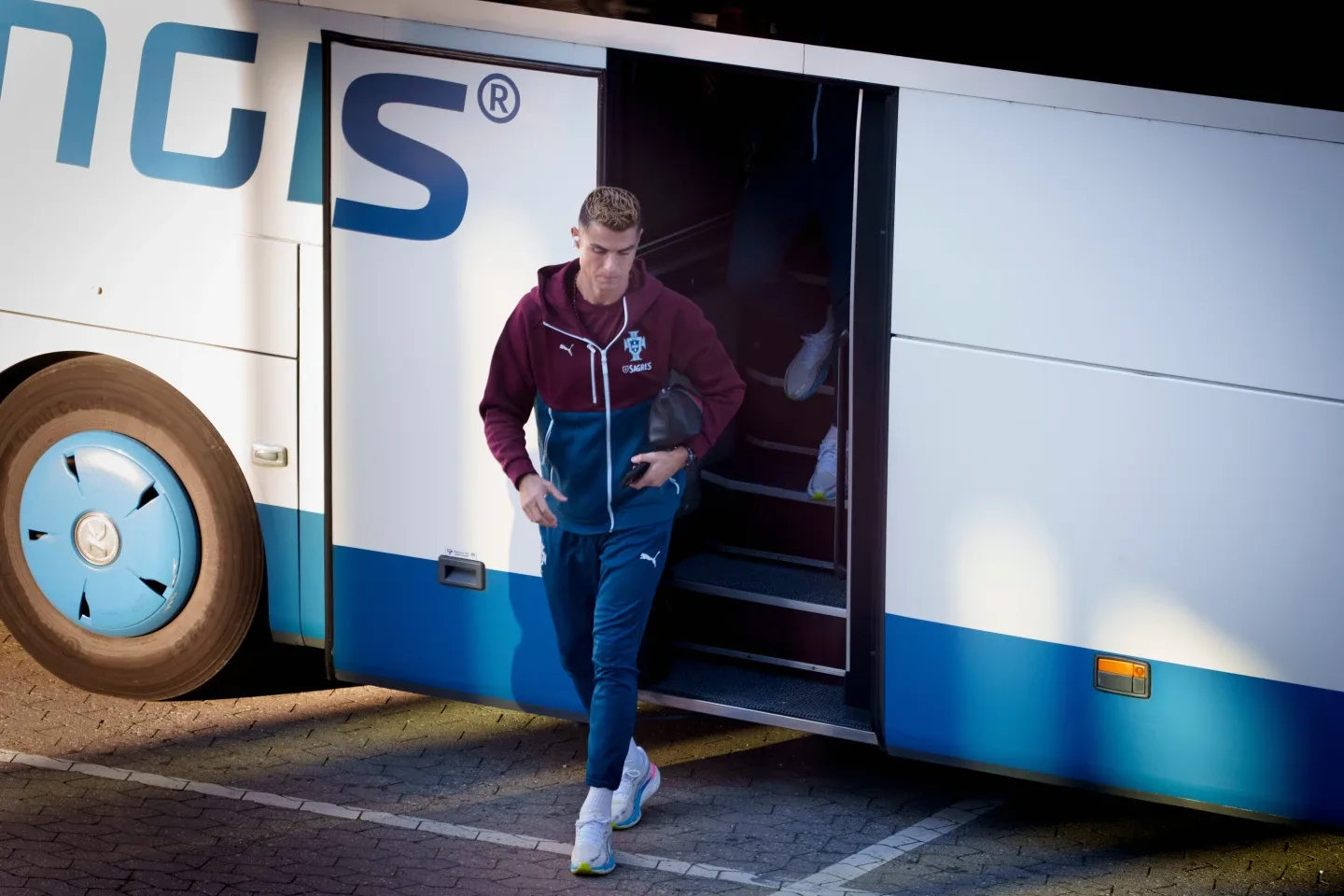 Cristiano Ronaldo abandona concentración de Portugal tras decisión de no ser titular