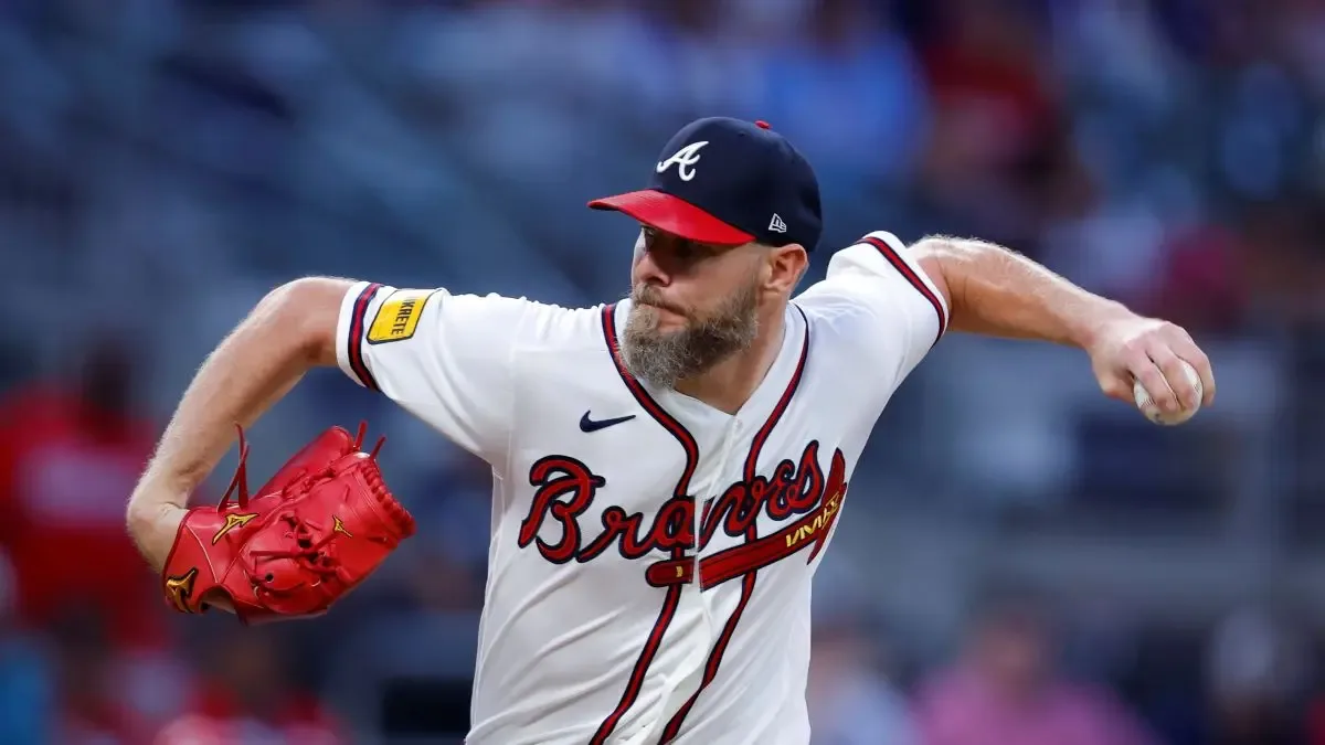 Chris Sale alcanza 200 ponches en su novena temporada con los Bravos