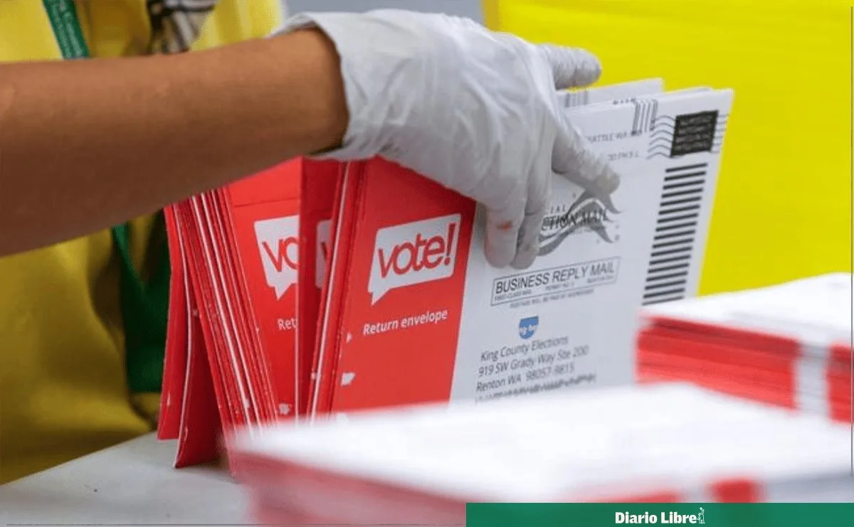 Demócratas acusan a Trump de intentar suprimir el voto por correo ante la Corte Suprema