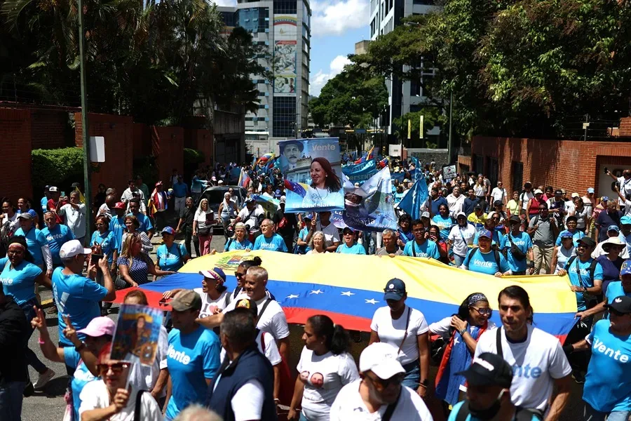 EE.UU. respalda diálogo entre gobierno y oposición en Venezuela como 'oportunidad única'