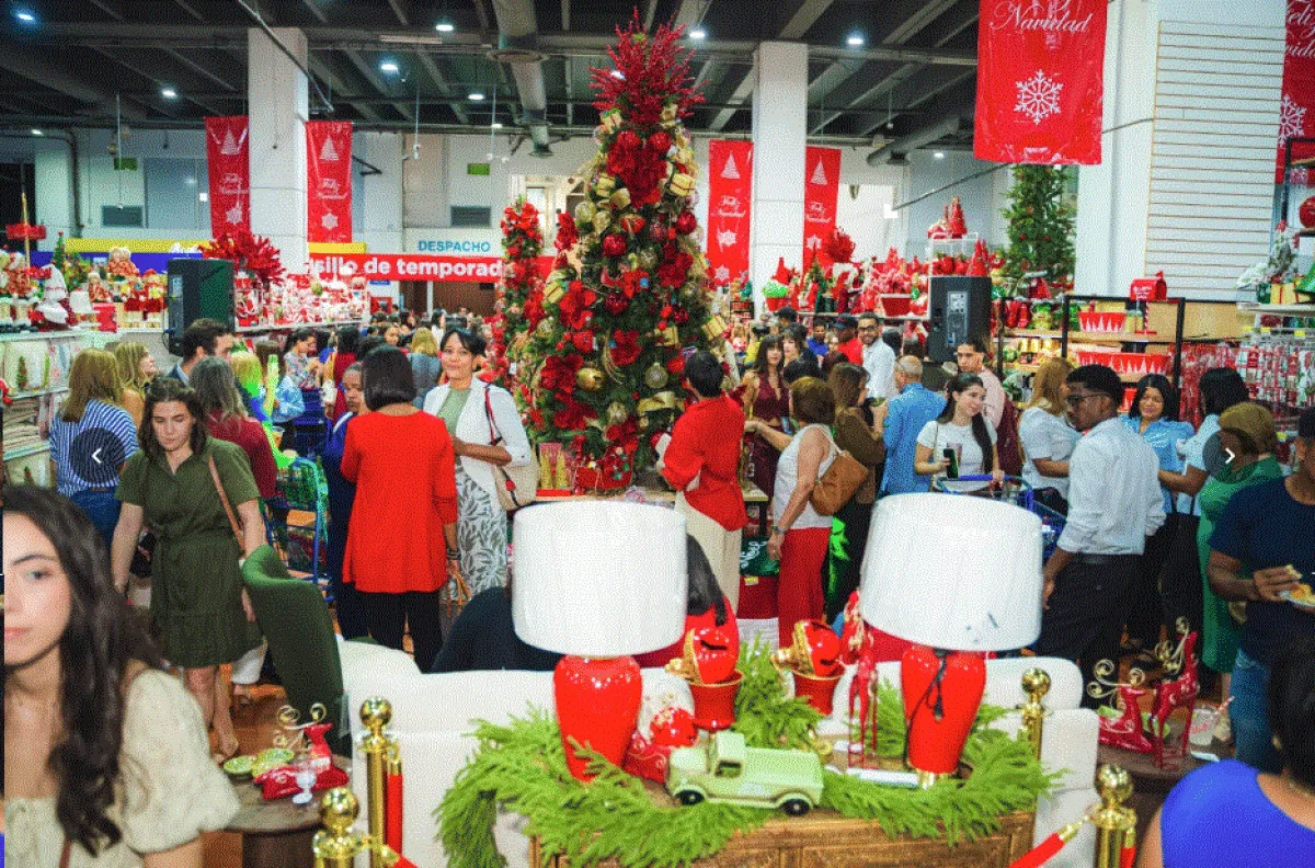 Plaza Lama lanza su colección navideña 2024 con tendencia en verde, rojo y dorado