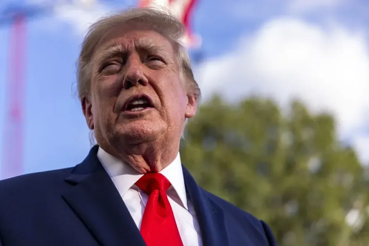 Trump acusa a inmigrantes de ser criminales y advierte sobre su retorno si demócratas ganan elecciones