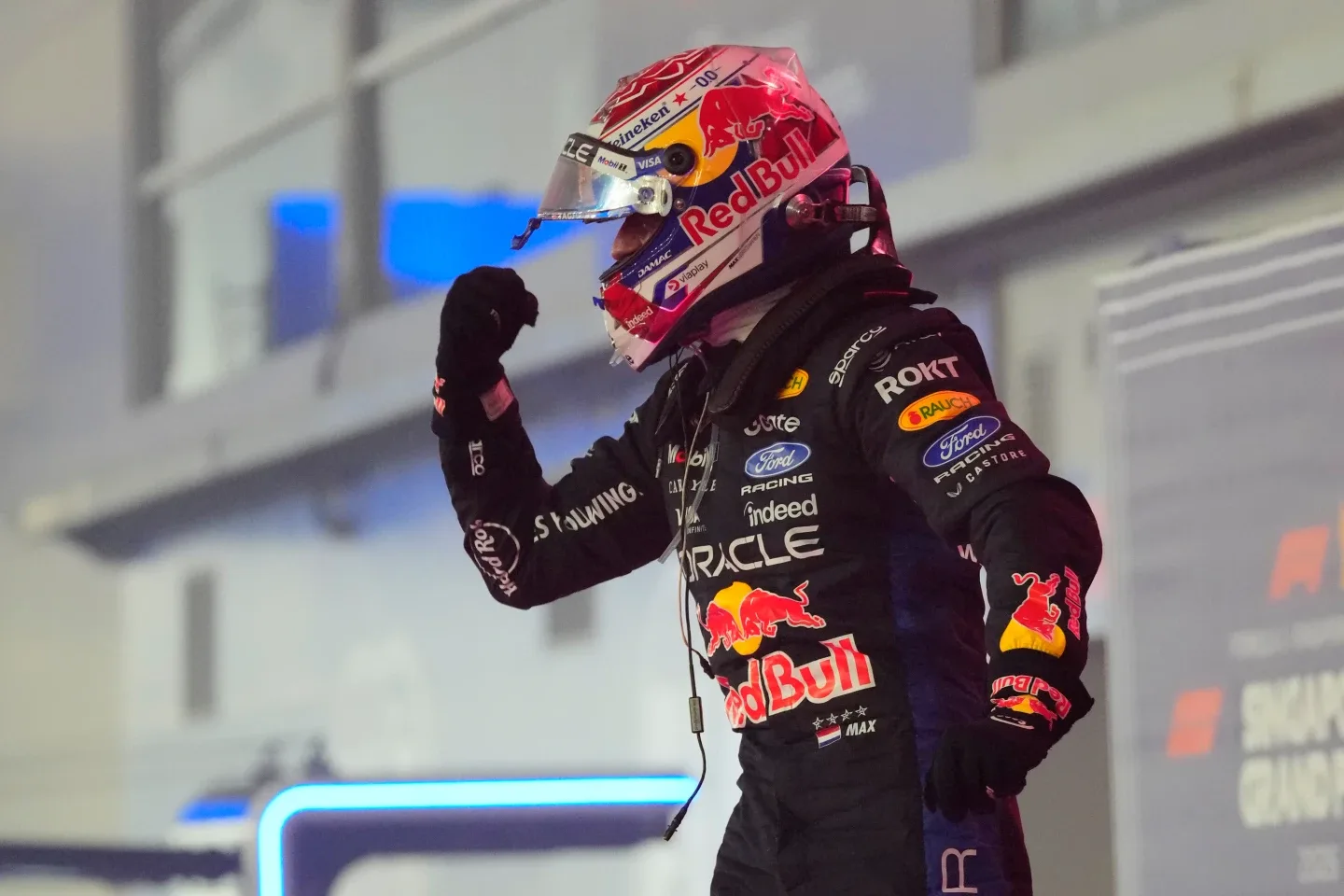 Max Verstappen gana su segundo GP consecutivo en Singapur tras superar una mala salida