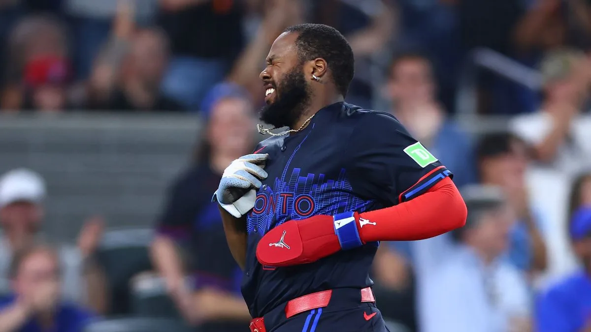 Vladimir Guerrero Jr. regresa a los Azulejos para serie clave contra Yankees