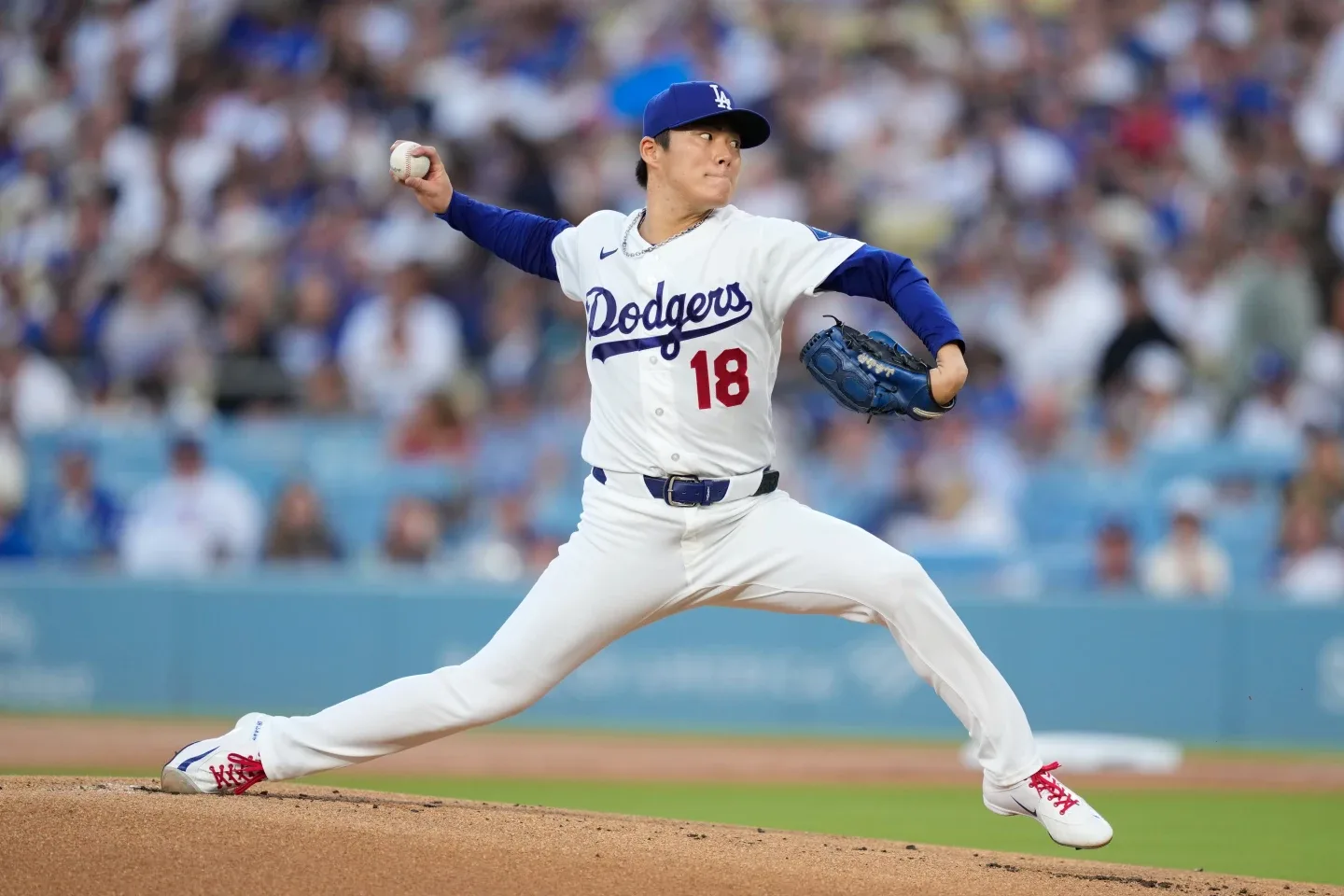 Yamamoto brilla con 9 ponches y Dodgers vencen a Brewers 3-1